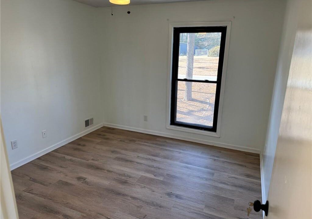 296 Grist Mill Lane Lawrenceville, GA 30046-5563 in Viguie Realty (12)