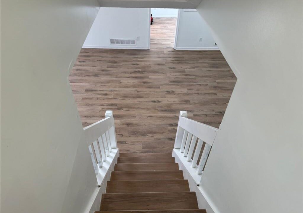 296 Grist Mill Lane Lawrenceville, GA 30046-5563 in Viguie Realty (13)