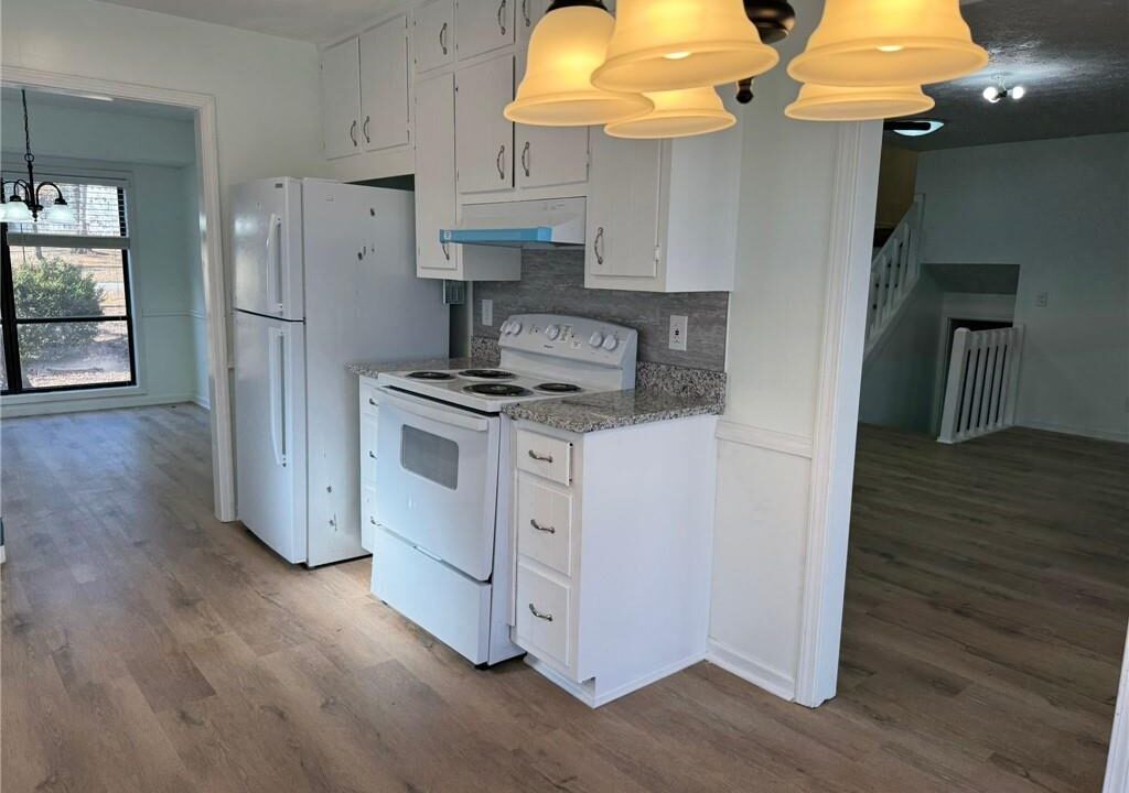 296 Grist Mill Lane Lawrenceville, GA 30046-5563 in Viguie Realty (6)