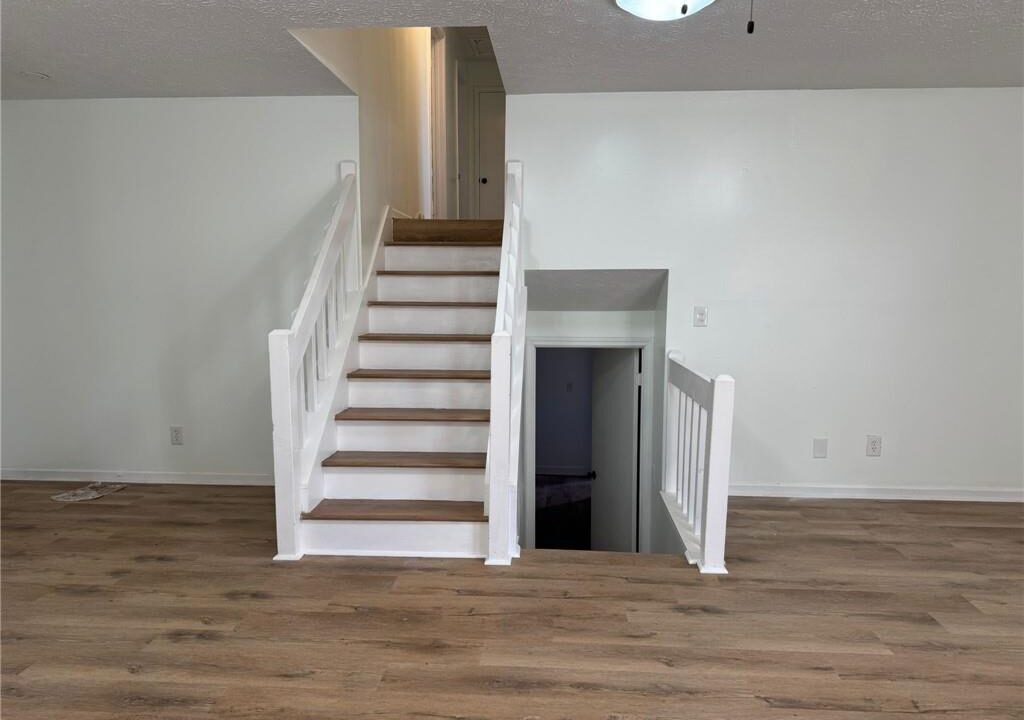 296 Grist Mill Lane Lawrenceville, GA 30046-5563 in Viguie Realty (8)