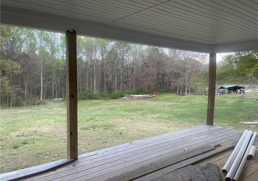 Viguie Realty 4390 Campbell Road Gainesville, GA 30507-8057 (10)