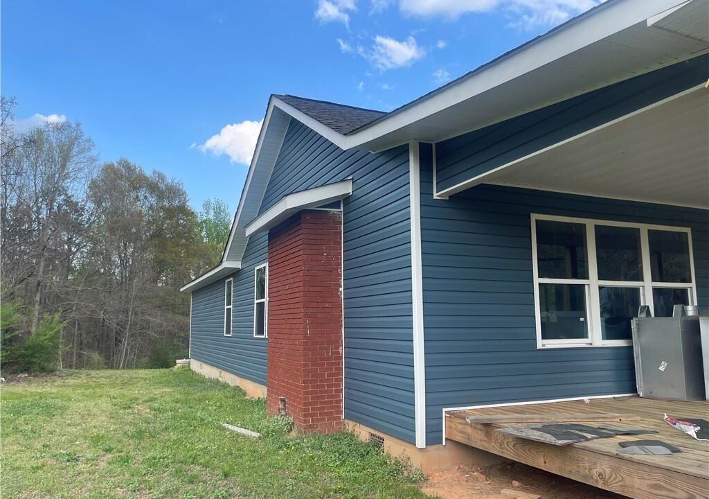 Viguie Realty 4390 Campbell Road Gainesville, GA 30507-8057 (2)